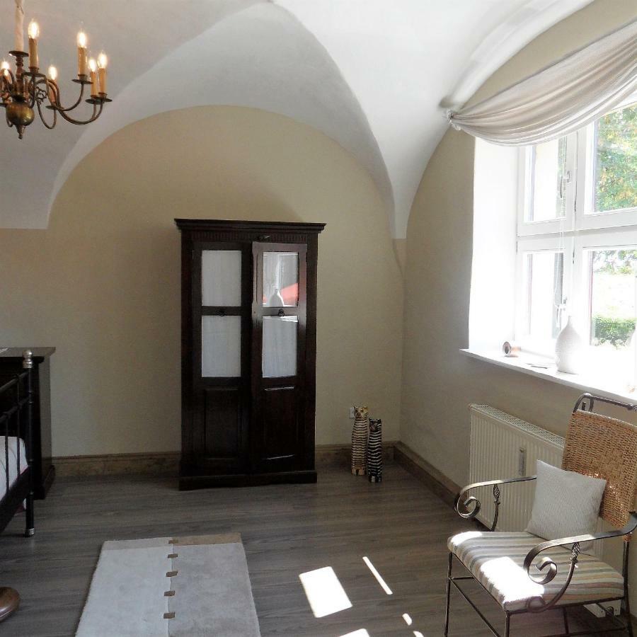 Herrenhaus Kunzwerda Bei Torgau - Aparthotel, Boardinghouse, Wohnen Auf Zeit Екстериор снимка